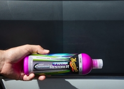 Meguiar's Hybrid Ceramic Trim Restorer - oživovač a keramická ochrana nelakovaných plastů, 473 ml