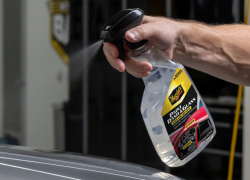 Meguiar's Paint, Dash & Glass Inside & Out Detailer - čistič interiérových a exteriérových povrchů, 710 ml